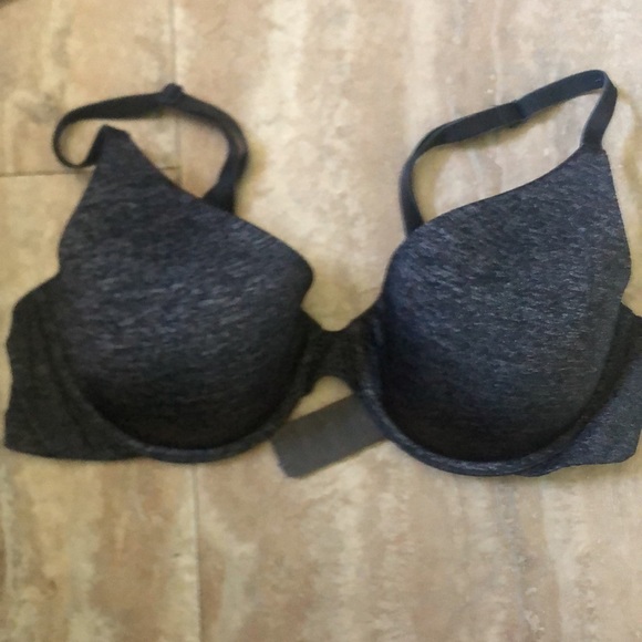 Victoria’s Secrete Bra Bundle - Picture 8 of 8